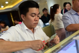 Diễn biến lạ  trên thị trường vàng, vàng 9999 đắt hơn SJC